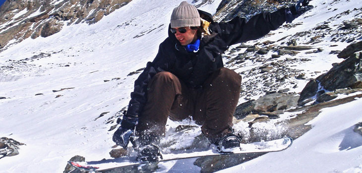 Snowboarding Ups Risk on Ski Slopes