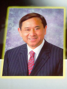 Freddie Fu, M.D. Honored With Watanabe Award