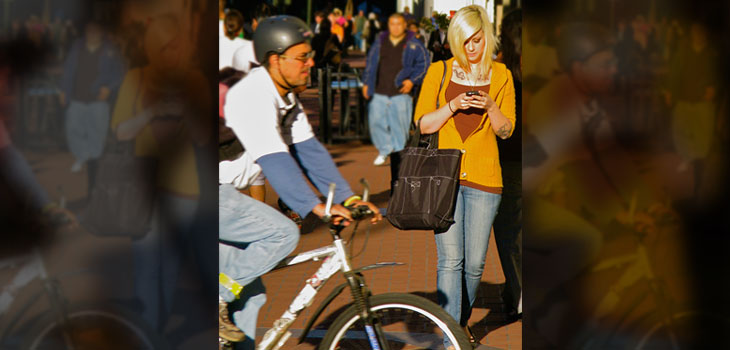 AAOS Study: Distracted Walking? That’s YOUR Problem