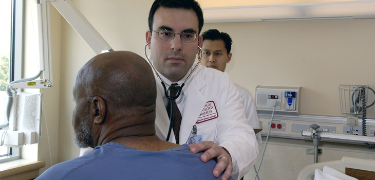 Doctor Touts Benefits of Out-Patient Joint Surgery