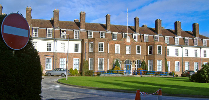Same-Day Joint Replacement Surgery Begins in UK