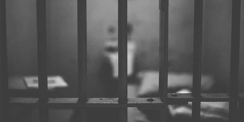 Former Ortho Surgeon Pleads Guilty in Identity Theft Scheme