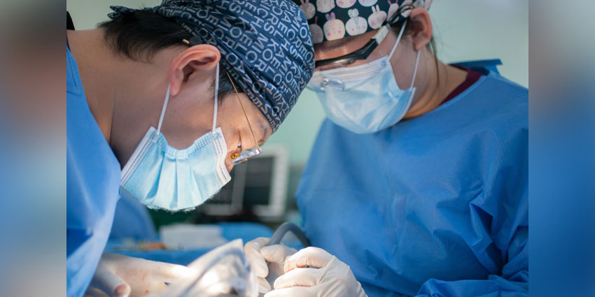 Bilateral Synchronous THA Can Successfully Treat Bony Ankylosis