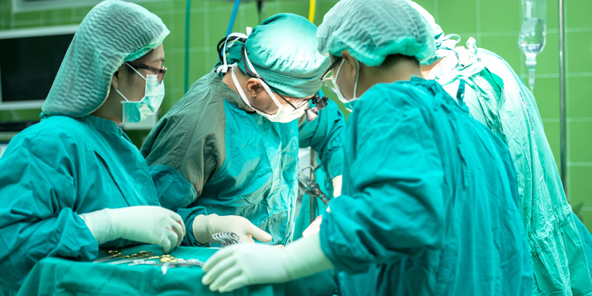 Latarjet-Bristow Linked to More Risk Than Bankart Repair
