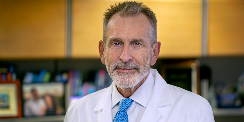 Joseph Zuckerman Receives AAOS William Tipton Leadership Award