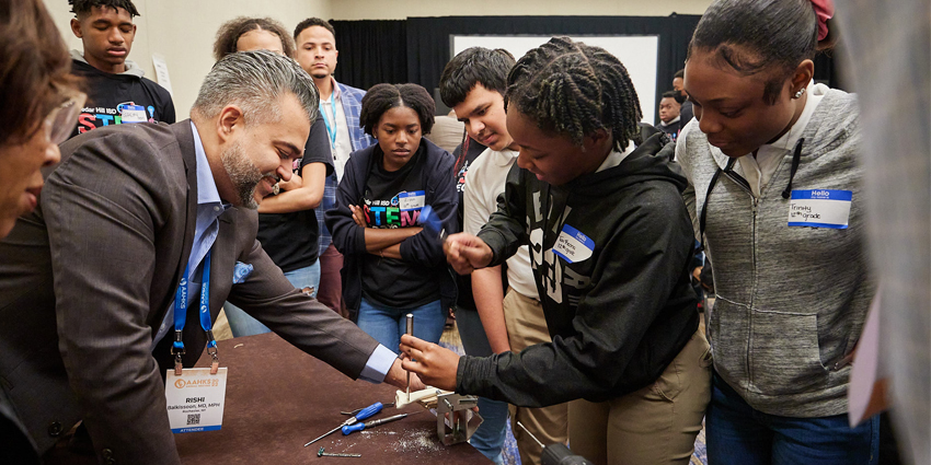 AAHKS Introduces STEM Students to Orthopedics