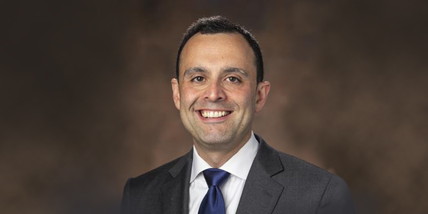 Alex Jahangir, M.D., Receives Tipton Leadership Award From AAOS