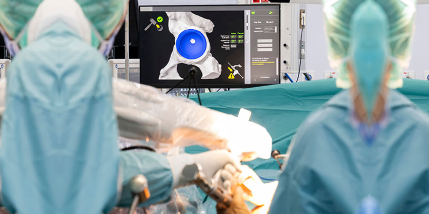 2,888 THA Patient Complication Study: Anterior or Posterior?!